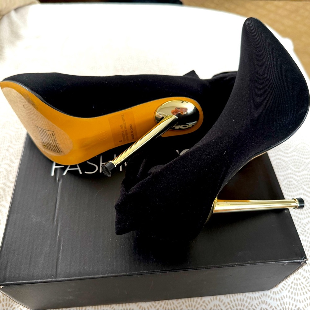 ‼️ S O L D‼️ Fashion Nova Black and Gold Hosiery Socks